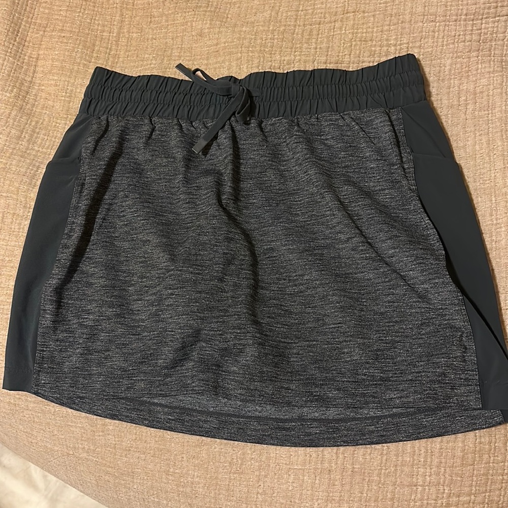 Athleta skirt with built in shorts. Size M